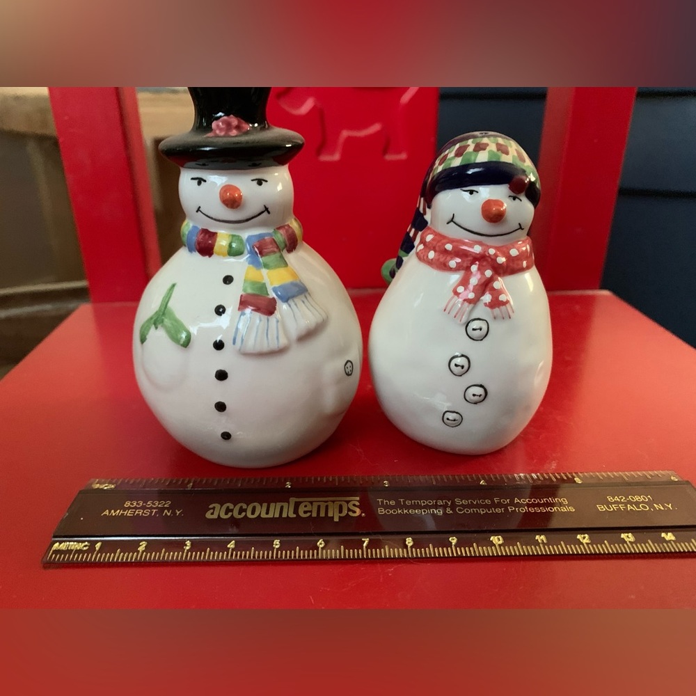 Snowmen salt and pepper shaker